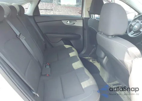 2021 Kia Forte Lxs z USA, uszkodzony, nr VIN 3KPF24ADXME330593